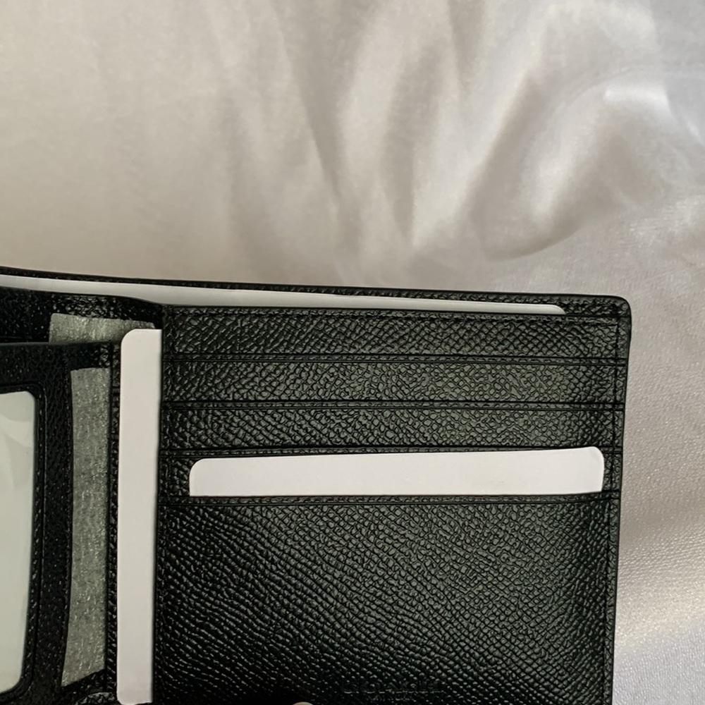 Brand New Coach Compact ID Wallet in Black Crossgrain Leather - Picture 4 of 7